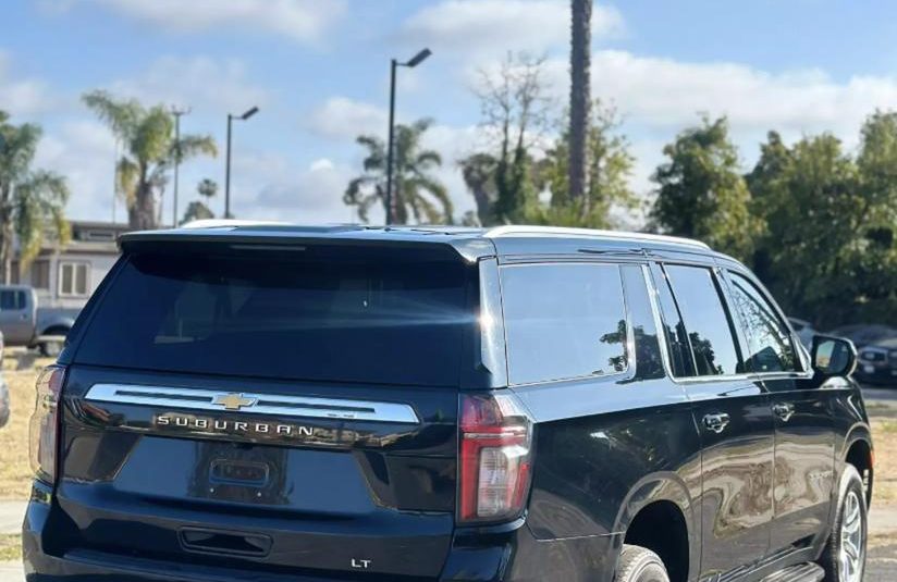 2021 Chevrolet Suburban LT Sport Utility 4D